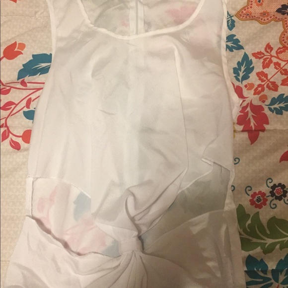 Unlisted tops - Picture 2 of 3